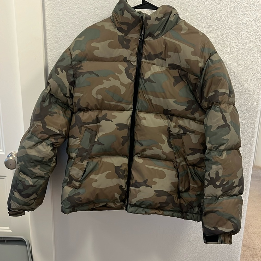 SUPREME Reflective Camo Puffer